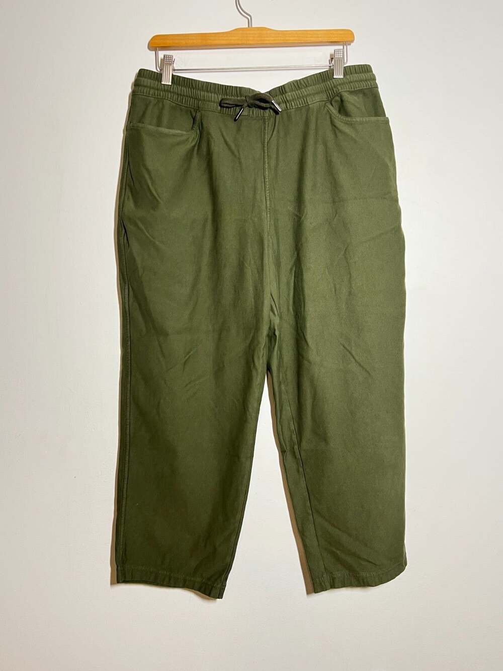 Athleta LN Aspen Olive Farallon Weekender Elastic Waist Knit Pant L P PETITE